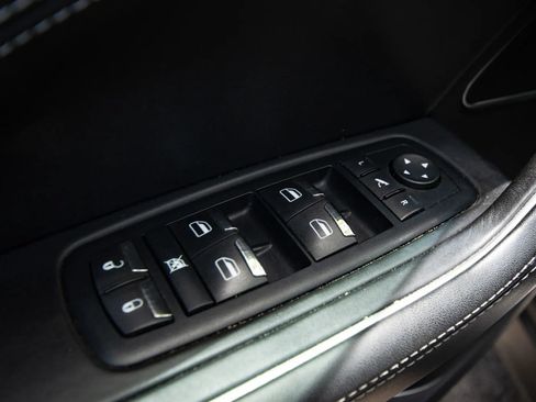 Used 2017 Maserati Levante w/ Luxury Package AWD/4WD image 25