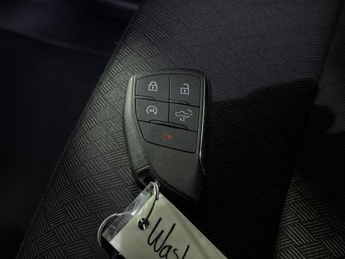 Used 2024 Chevrolet Silverado 1500 LT AWD/4WD image 32