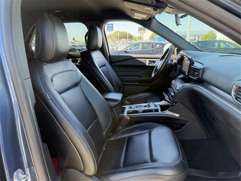 Used 2020 Ford Explorer XLT w/ Equipment Group 202A image 29