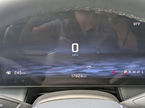 Used 2026 Chevrolet Equinox LT FWD image 25