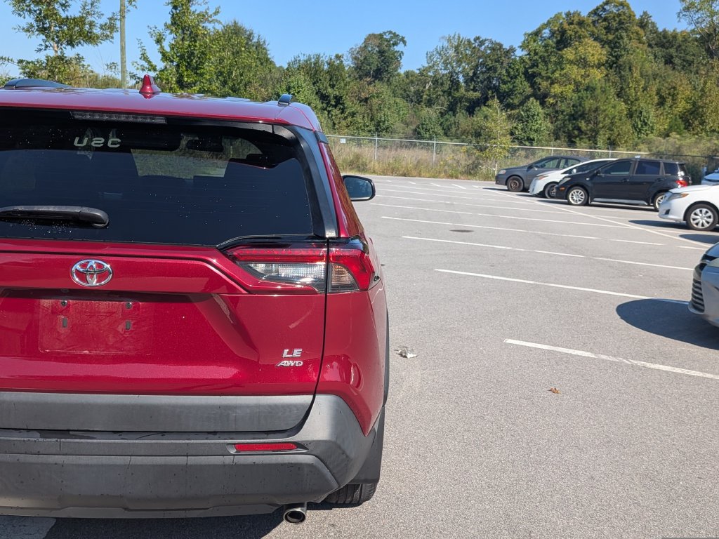 Used 2019 Toyota RAV4 LE AWD/4WD image 7