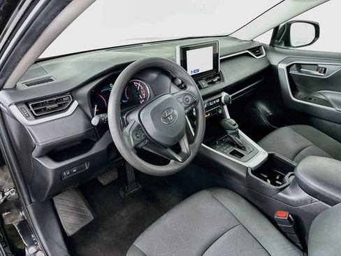 Used 2025 Toyota RAV4 XLE AWD/4WD image 17
