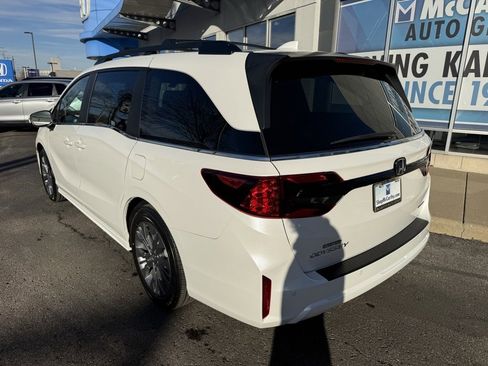 New 2026 Honda Odyssey Touring image 15