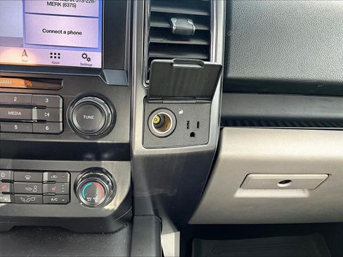 Used 2019 Ford F150 XLT w/ Equipment Group 302A Luxury AWD/4WD image 17