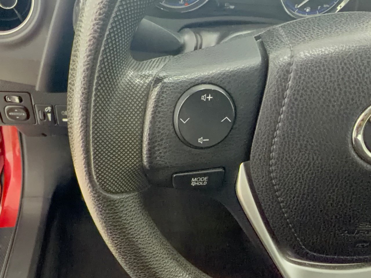 Used 2017 Toyota Corolla LE FWD image 18