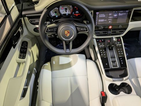 New 2026 Porsche Macan AWD/4WD image 6