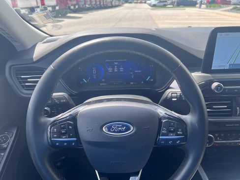 Used 2022 Ford Escape Titanium AWD/4WD image 24