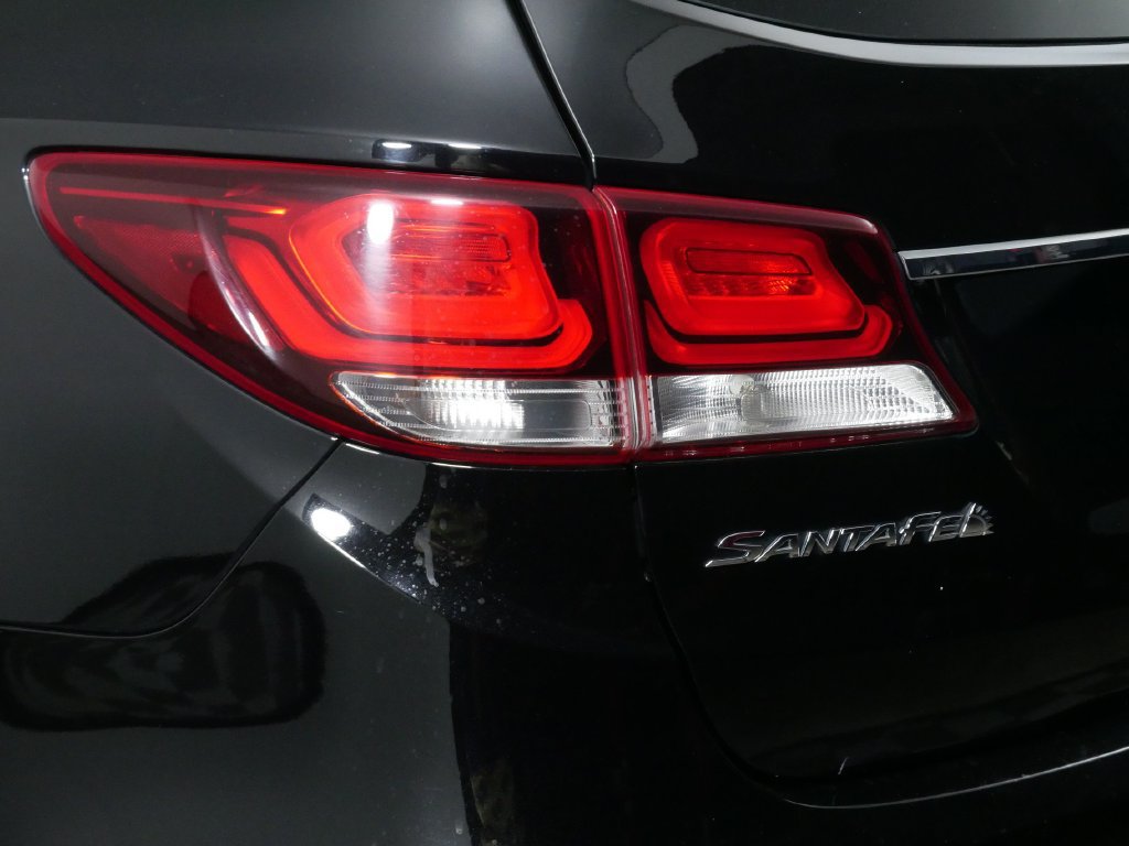 Used 2018 Hyundai Santa Fe Limited AWD/4WD image 12