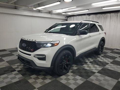 Used 2023 Ford Explorer ST w/ Equipment Group 401A image 3