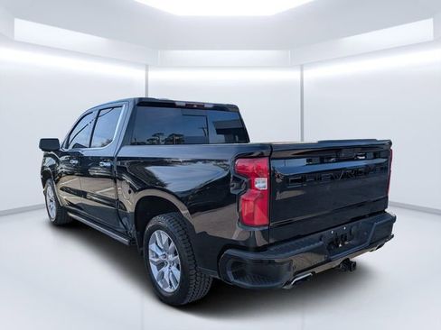 Used 2019 Chevrolet Silverado 1500 High Country w/ Technology Package AWD/4WD image 5