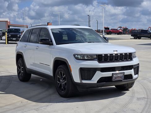 New 2026 Jeep Grand Cherokee L 4WD image 3
