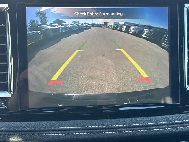 Used 2025 Chrysler Pacifica Limited FWD image 15