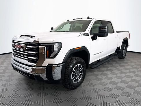 Used 2024 GMC Sierra 2500 SLE w/ SLE Convenience Package AWD/4WD image 3