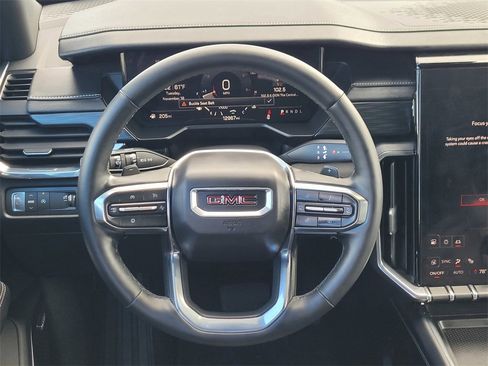 Used 2025 GMC Acadia Elevation image 13