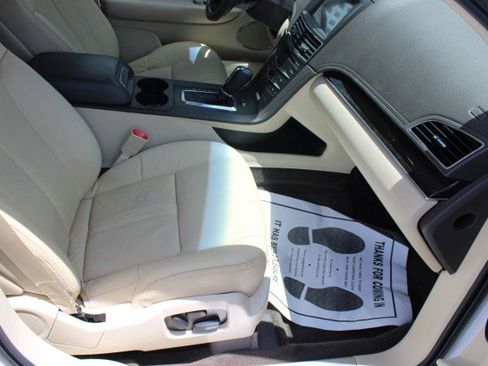 Used 2018 Lincoln MKT AWD w/ Technology Package image 22