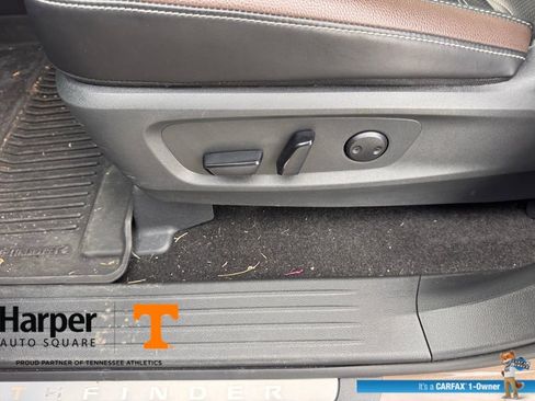 Used 2024 Nissan Pathfinder Platinum image 18