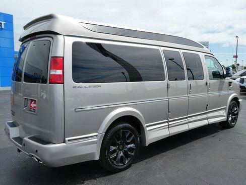 New 2023 Chevrolet Express 2500 Extended RWD image 5