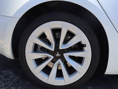 Used 2023 Tesla Model 3 Standard Range RWD image 29