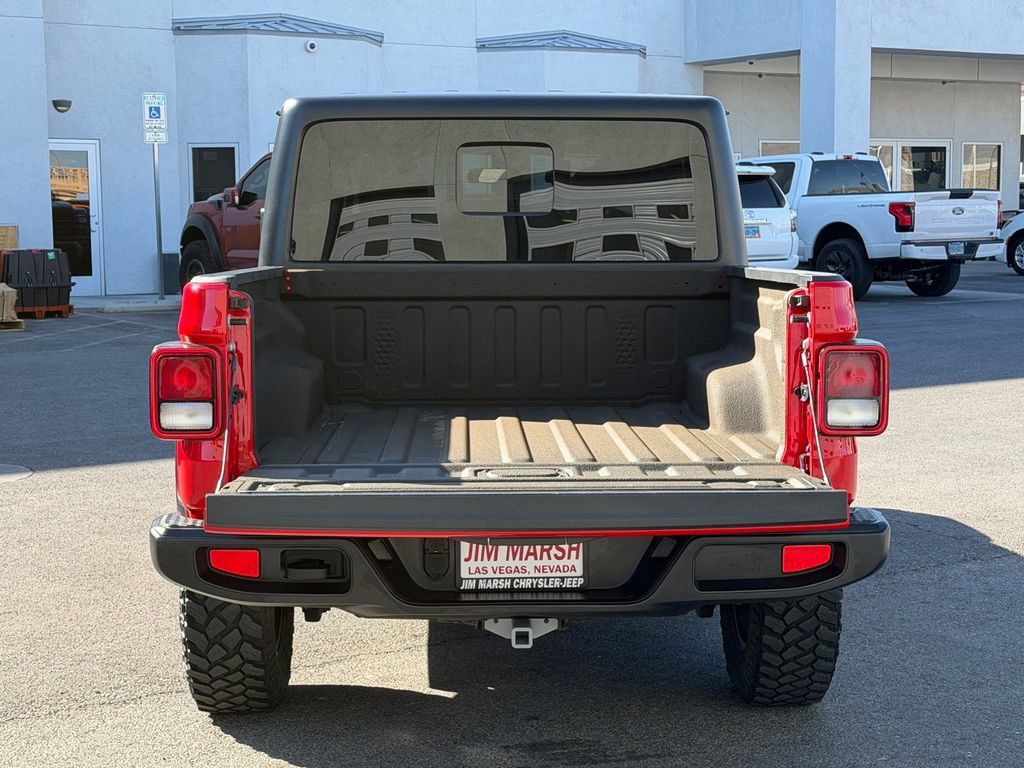 Certified 2021 Jeep Gladiator Overland AWD/4WD image 24