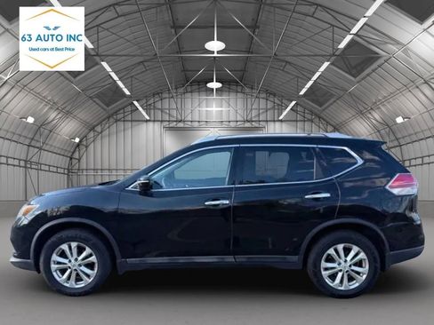 Used 2014 Nissan Rogue SV image 2