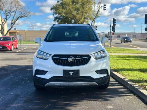 Used 2020 Buick Encore Preferred image 2