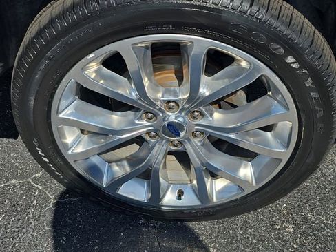 Used 2018 Ford Expedition Platinum RWD image 6