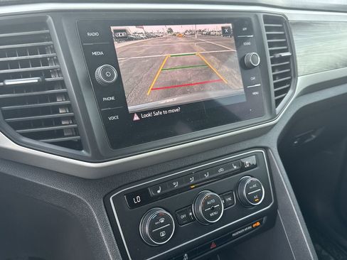 Used 2021 Volkswagen Atlas Cross Sport SE FWD image 21