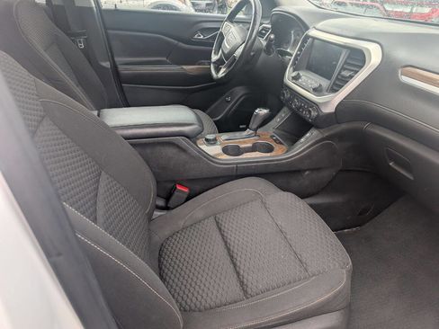 Used 2018 GMC Acadia SLE w/ LPO, Black Accent Package AWD/4WD image 3