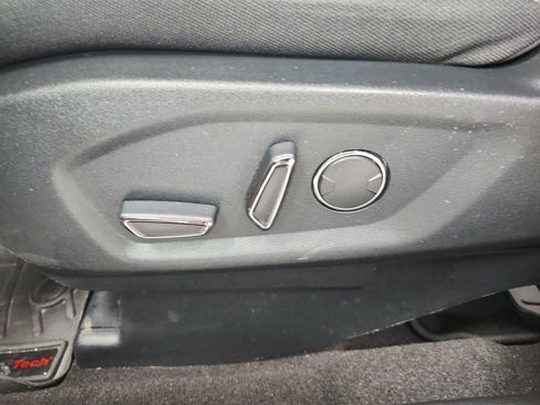 Used 2018 Ford Explorer XLT image 20