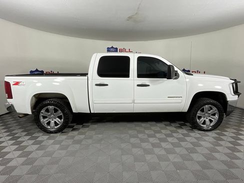 Used 2013 GMC Sierra 1500 SLE w/ Power Tech Package AWD/4WD image 2