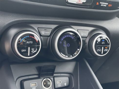 New 2025 Hyundai Venue Limited image 25