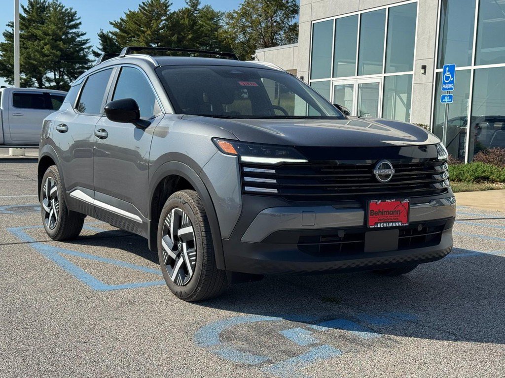 Used 2026 Nissan Kicks SV w/ Cold Weather Package FWD image 2