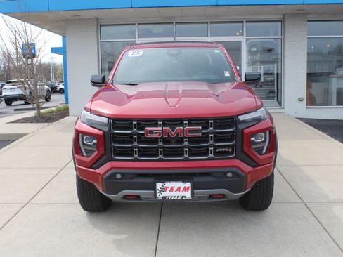 Used 2025 GMC Canyon AT4 w/ Technology Plus Package AWD/4WD image 9