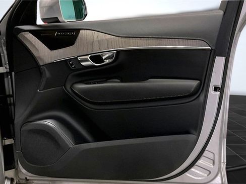 Certified 2023 Volvo XC90 B6 Ultimate image 25