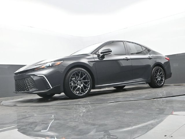 Used 2025 Toyota Camry SE w/ Convenience Package FWD image 26
