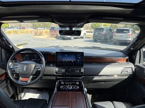 Used 2024 Lincoln Navigator Reserve AWD/4WD image 30