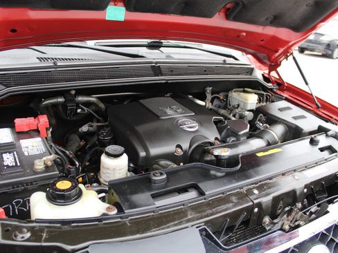 Used 2014 Nissan Titan SV w/ SV Value Truck Package image 20