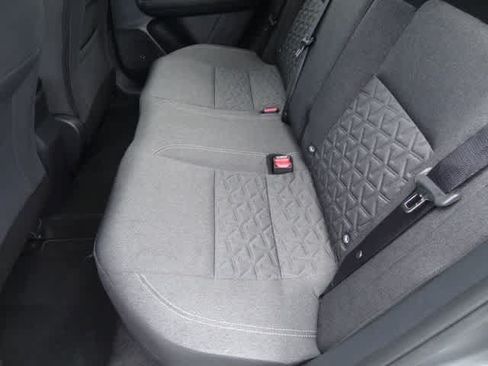 Used 2025 Nissan Kicks SV AWD/4WD image 7