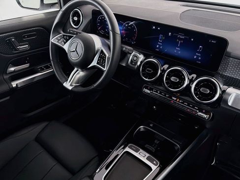 Used 2026 Mercedes-Benz GLB 250 image 16