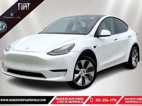 Used 2022 Tesla Model Y Long Range image 1