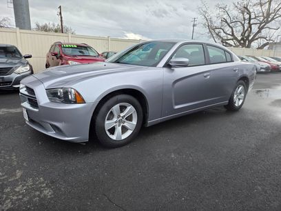 Used 2014 Dodge Charger SE w/ Connectivity Group