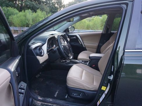 Used 2013 Toyota RAV4 Limited AWD/4WD image 2