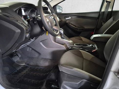 Used 2014 Ford Focus SE FWD image 12