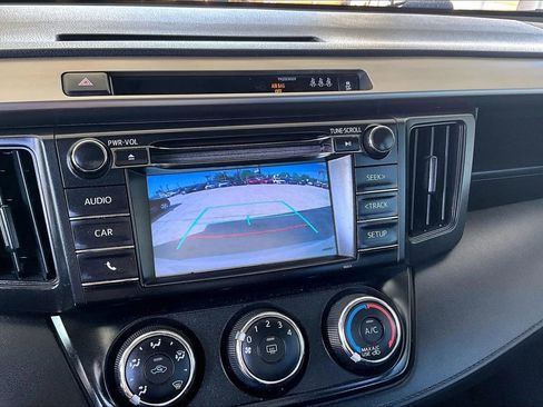 Used 2017 Toyota RAV4 LE FWD image 13