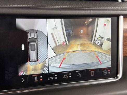 Certified 2024 GMC Yukon Denali Ultimate AWD/4WD image 32