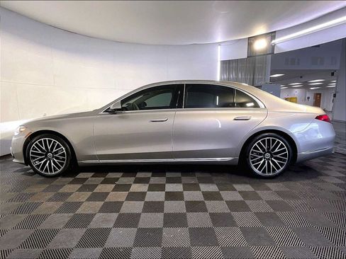 Used 2024 Mercedes-Benz S 580 4MATIC Sedan image 2