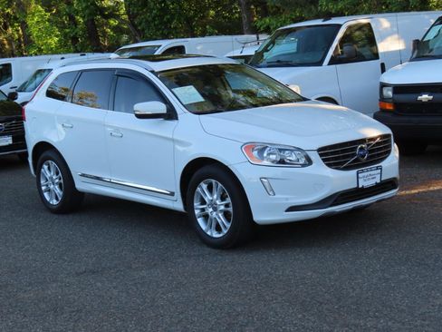 Used 2016 Volvo XC60 T5 Premier w/ Proximity Package AWD/4WD image 5