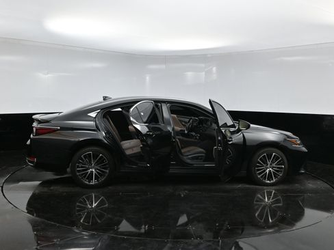 Used 2024 Lexus ES 300h w/ Premium Package image 40