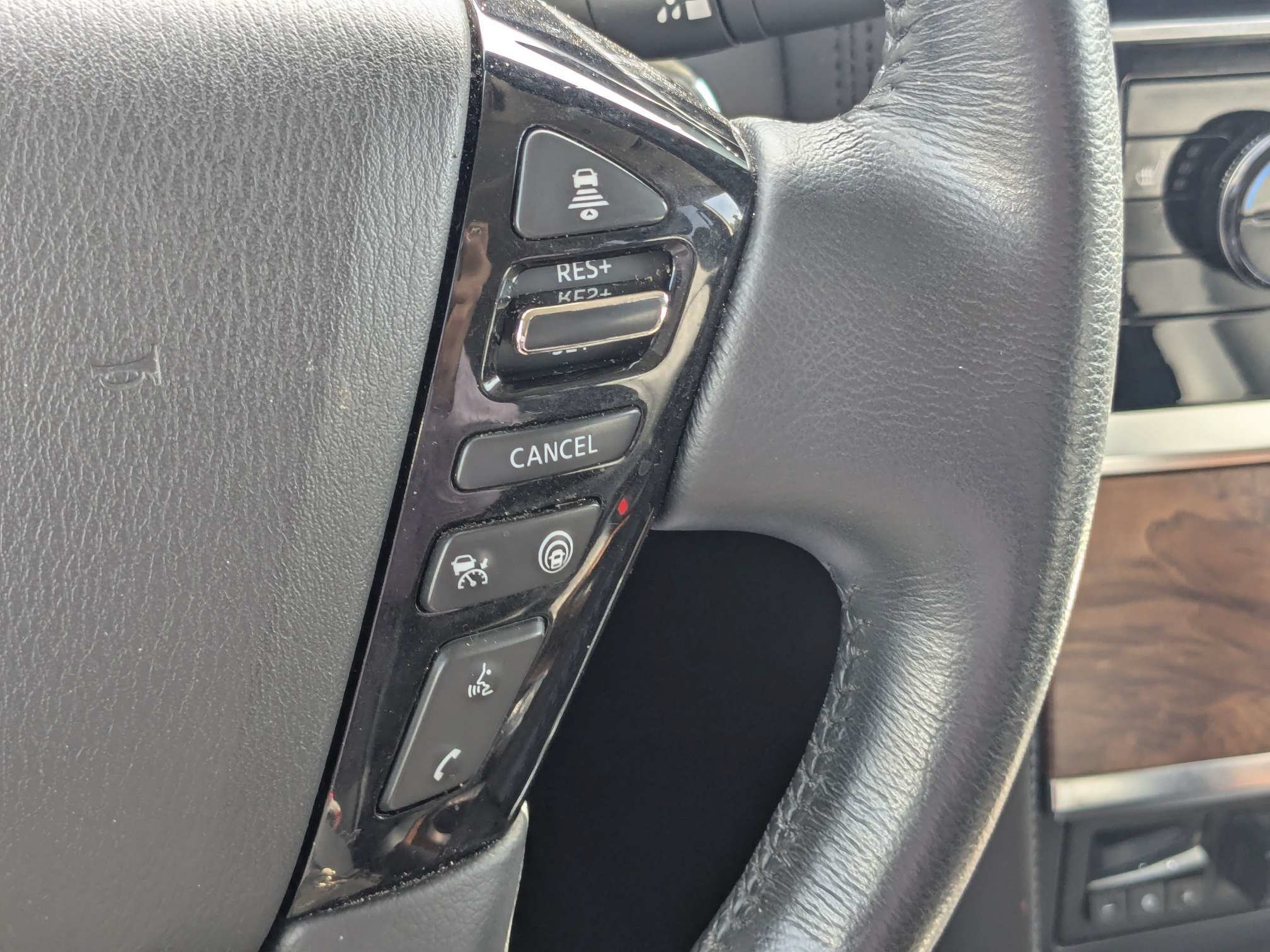 Used 2024 Nissan Armada SL w/ Captain's Chairs Package RWD image 29