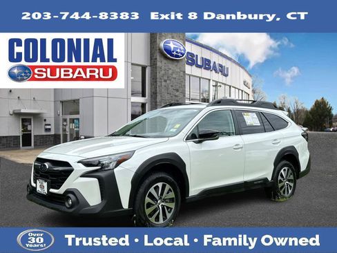 Certified 2025 Subaru Outback Premium AWD/4WD image 1